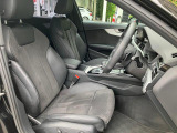 人間工学に基づいて設計されたシートは車のもっているドライビングフィールを存分にドライバーに伝えてくれるクオリティの高い仕上がりとなっています。