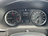 視認性の高いメーターで運転情報を的確に把握できます!