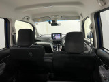 車内は明るくて見通しが良く、初めての方でも運転しやすい印象です。
