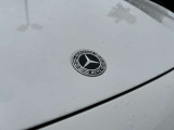 メルセデス・ベンツ[認定中古車]は、メルセデス・ベンツ日本株式会社が認定するメーカー保証制度が適用される中古車です。これは正規販売店のみで認められた保証制度です。