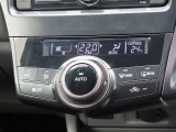 オートエアコンなのでスイッチひとつで車内を設定温度に調節してくれます☆