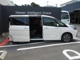 ハンズフリーオートスライドドアです。両手が塞がっていてもスライドドアを開閉出来ますので便利ですよ。