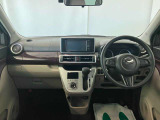 メーターやシフト、スイッチ位置など運転席まわりの配置はしっくりいきたいものですね!まずは座ってチェックしてみて下さい♪