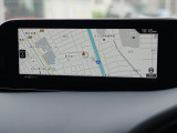 マツダコネクトの8.8インチワイドセンターディスプレイです。『Android Auto』『Apple CarPlay』や独自のコネクテッドサービスに対応したインターフェイスシステムです。
