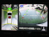 アラウンドビューモニターが駐車をアシスト☆4つの高解像度カメラで車の周囲を撮影。ミニバン、SUVなどの死角の駐停車も驚く程楽です!バックカメラは、車庫入れの時は勿論、後方の安全確認もできて安心です♪