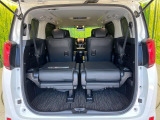 普段のお買い物や通勤、送迎等に十分な荷室スペースを確保しております。セカンドシートを倒すと、大きな荷物の積載も可能です♪