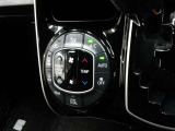 車内の温度管理に便利なオートエアコン☆