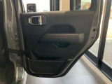 運転席後ろドアパネルです。