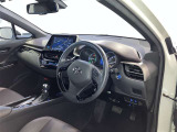 分かりやすく操作しやすい運転席まわりです☆