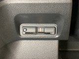 ハンドルの左下にETCがついています。高速道路の料金所の通過も楽々です。カードの取り出しもしやすい場所についています。