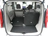 リアシートは5:5分割可倒式を採用しておりますので、乗車人数やお荷物の量に併せてアレンジが可能です♪