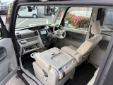 車検証等を収納可能な収納スペースです。