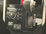 オートエアコンで車内も快適です。冬や雨の日の室内の結露防止等コンディションに加えて、冷え過ぎ、暖め過ぎに因る燃費を悪化を防ぎます