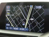 メーカー装着のナビを装備しております。