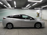 納車前に自社整備工場で点検整備を実施。納車から1年間の全国トヨタロングラン保証付きですので、ご安心してお乗りいただけます!