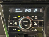 車内空調は&rdquo;AUTOエアコン&rdquo;にお任せ。運転に集中出来ますよ!