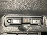 ハンドルの左下にETCがついています。高速道路の料金所の通過も楽々です。 カードの取り出しもしやすい場所についています。