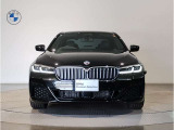 ☆BMWの代名詞とも言える【キドニーグリル】一目見ただけでBMW車であると認識できる確固たるアイコンとして存在感を放ちます☆