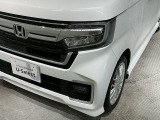 LEDヘッドライトは、点灯の瞬間から最大光量を発揮し、突然暗くなるトンネルなどでの安定感を高めます。
