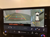 駐車時は、ガイドラインによりスムーズな駐車をサポートしてくれます。
