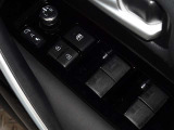 電動格納式ドアミラー・パワーウインドウを装備しています。