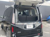 人気のデュアルバックドア☆後ろの狭い駐車場でも荷物の載せ降ろしがスムーズです♪