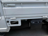 ☆お車についた傷やヘコミ、事故の修理もハヤシにお任せください。自社鈑金工場で修理ができますの安心です☆