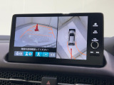 ★マルチビューカメラシステム★ギヤをRに入れるとナビの画面には上空から見下ろし感覚の映像がドライバーをアシスト★