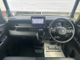 ドライバー目線の画像です。室内や視界もとても広いため運転しやすいですよ。ぜひご来店の際はお掛け下さい。