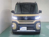 明度の高いLEDヘッドライトで、夜間の運転も安心です。
