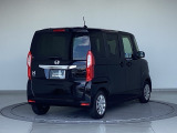 バックカメラが付いているのでバックでの車庫入れも安心です。