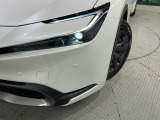 【LEDヘッドライト】悪天候や夜間走行時も良好な視界を確保し安心して運転できる高輝度LEDヘッドライトを装備!点灯速度が早く、消費電力も抑えられています。
