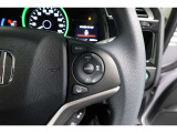 Hondaセンシングの機能のひとつ、アダプティブクルーズコントロール付!アクセルから足を離しても設定したスピードと前車との車間を保ち走行してくれます!車線維持もアシスト☆高速道路で疲労軽減ですね☆