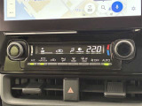 オートエアコンは温度を設定するだけで、自動で風量などを設定してくれます。運転しながら操作も必要ないので、安全性も向上します。