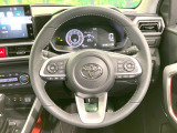 【純正革巻きステアリング】上質な革を使用することで、手にしっかり馴染みとても運転しやすいハンドルです♪