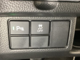 ETCの下にはHondaセンシング用の、VSA(ABS+TCS+横滑り抑制)解除スイッチなどがついています。