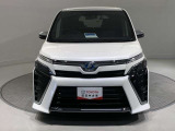 「フロントマスク」です。車の印象を決めるのは【顔】。この車の顔つきは、きっとあなたにピッタリ!?