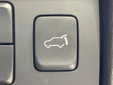 【パワーバックドア】スマートキーや運転席のボタンを押すだけでリアゲートが自動で開閉します!荷物を持っている時や、高い位置にあるバックドアを閉める際に便利な機能です♪