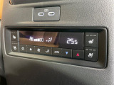 【シートヒーター&ベンチレーション】夏場は涼しい風でお尻や背中の熱やムレを防ぎ、冬はエアコンよりも早く温まってポカポカに!季節を問わず快適に過ごせます。
