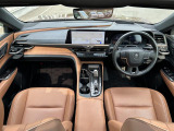 クラウンスポーツ 2.5 Z E-Four 4WD 本革シート