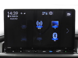 ナビでTV視聴やBluetooth接続による音楽再生、ラジオ受信が可能です。多彩なメディアに対応し、ドライブ中も快適にお楽しみいただけます。