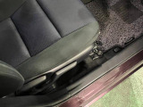 痛みの出やすい運転席シートの角、フロアマット、座面、ともに良好です