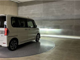 LEDヘッドランプです。十分な明るさを保ちつつも消費電力が少なく、バルブ寿命も長いのが特徴です。瞬時にMAXの光量を発揮するのもLEDならではです。