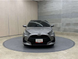 お車購入のポイントとなるフロントマスクです!シャープな目つきが印象的なデザインのヘッドランプです。