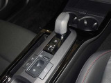 電動パーキングブレーキ・ブレーキホールドを装備してます。ホールド機能は信号待ちが多い一般道で疲労軽減になり、大好評です!