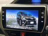 【純正ナビ】人気の純正ナビを装備しております。ナビの使いやすさはもちろん、オーディオ機能も充実!キャンプや旅行はもちろん、通勤や買い物など普段のドライブも楽しくなるはず♪