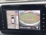 車を真上から見ているように、周囲の状況を把握しながら安心して駐車が行えるアラウンドビューモニター!