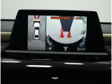 パノラミックビューモニター装備!トップビュー&フロントビュー・車両に取り付けたフロント、サイド、バックカメラの映像を合成して画面上に表示させることで、低速時の運転を補助する装置です。