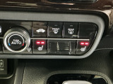 運転席/助手席シートヒーターで寒い日もすぐに温かくなり快適に過ごせます。2段階の温度調整が可能です