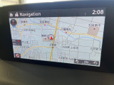 【マツダコネクトナビ】車内の雰囲気にマッチした一体型タイプのナビ。各種車輌設定やBluetooth再生等、様々な機能が楽しめます。直感的なダイヤル操作が可能で、使い勝手も良好です。